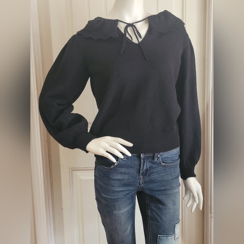Who What Wear Black V-Neck Sweater with Scalloped Collar S